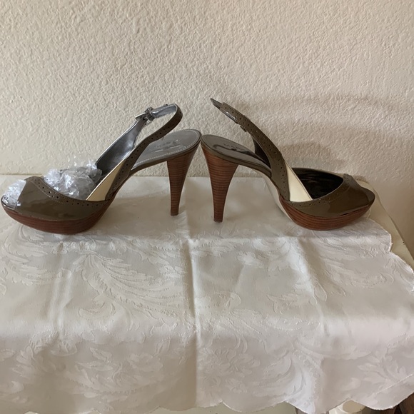 Marc Fisher Color Block Slingback’s - Picture 5 of 10